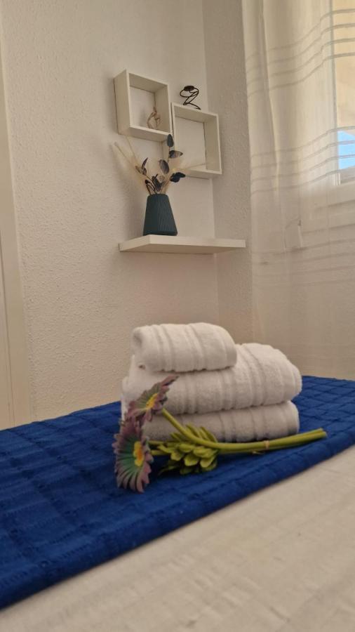 Apartamento 3 Habitaciones Con Piscina Y Vistas Al Mar Benicàssim Esterno foto